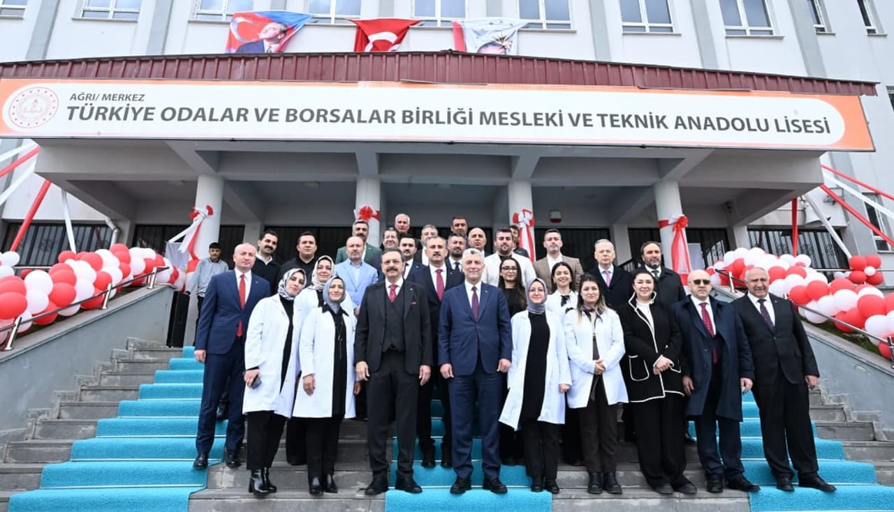 Ağrı TOBB Mesleki ve Teknik Anadolu Lisesi hizmete açıldı
