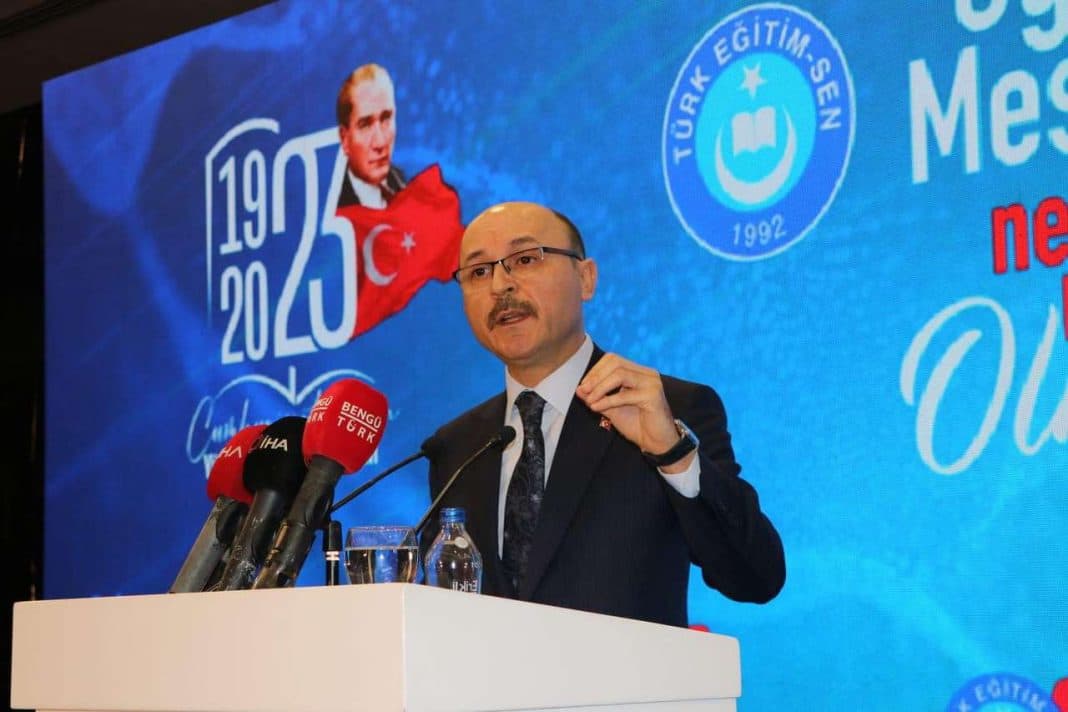 Türk Eğitim-Sen'den Ücretli Öğretmen İsyanı: Hak Arayışı Sürüyor
