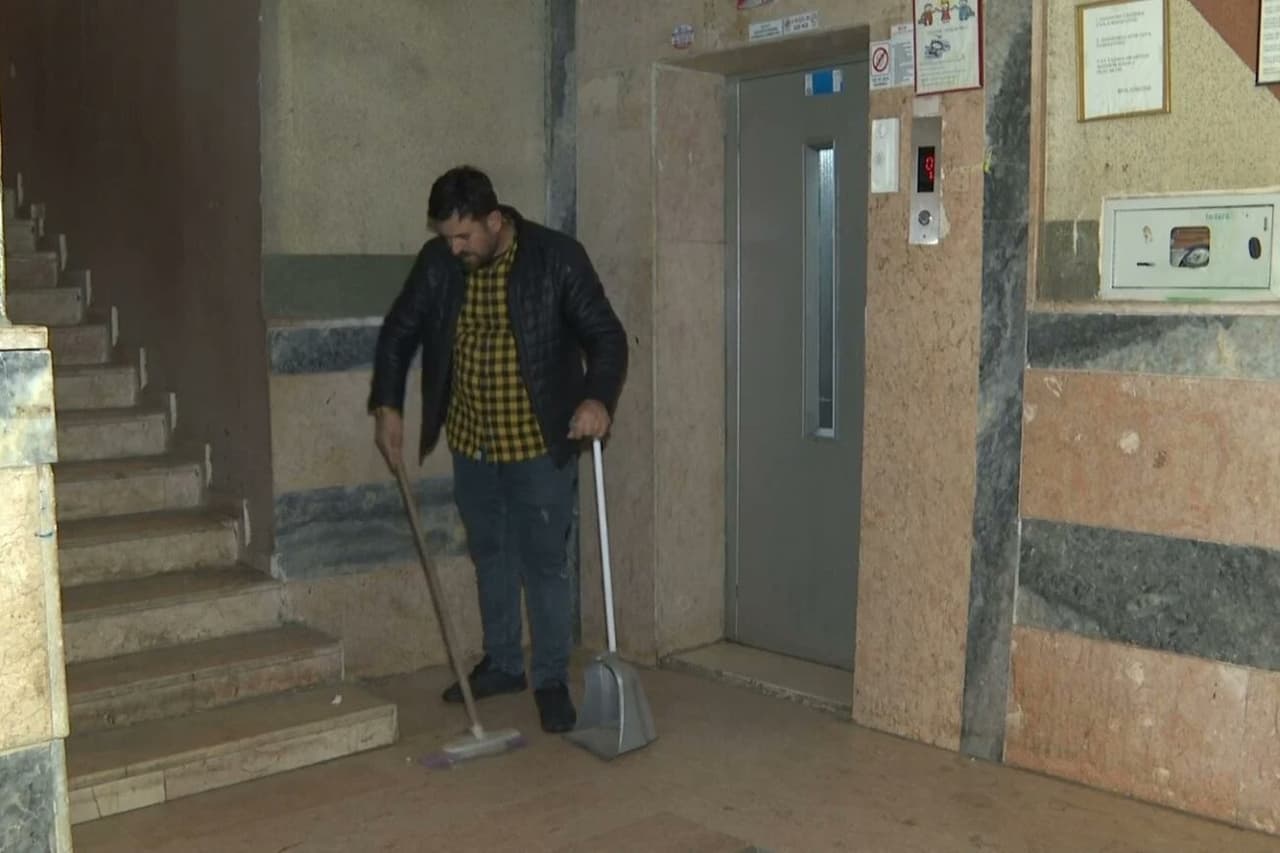 Diyarbakır'da Site Görevlisi Asansör Boşluğuna Düşerek hayatını kaybetti