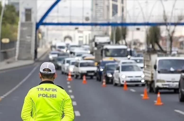 Bayram Tatilinde Acı Tablo: Trafik Kazalarında 27 Can Kaybı, Binlerce Yaralı