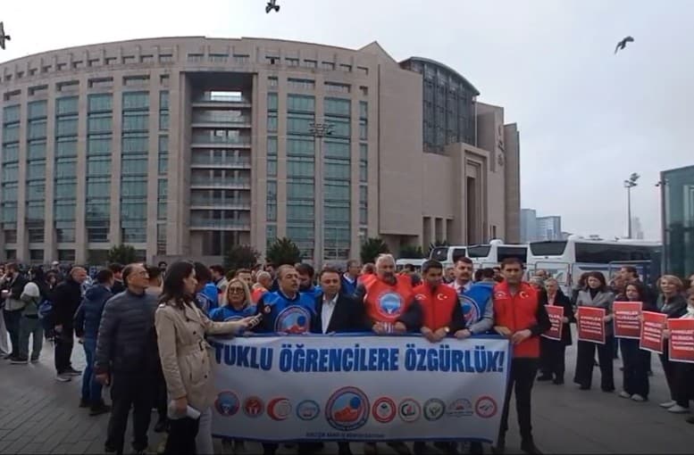 Birleşik Kamu-İş, Tutuklu Öğrenciler İçin Çağlayan Adliyesi’nde Destek Verdi
