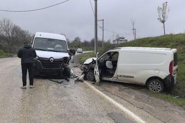 Bursa’da İşçi Servisi Kaza Yaptı: 11’i İşçi Olmak Üzere 13 Kişi Yaralandı