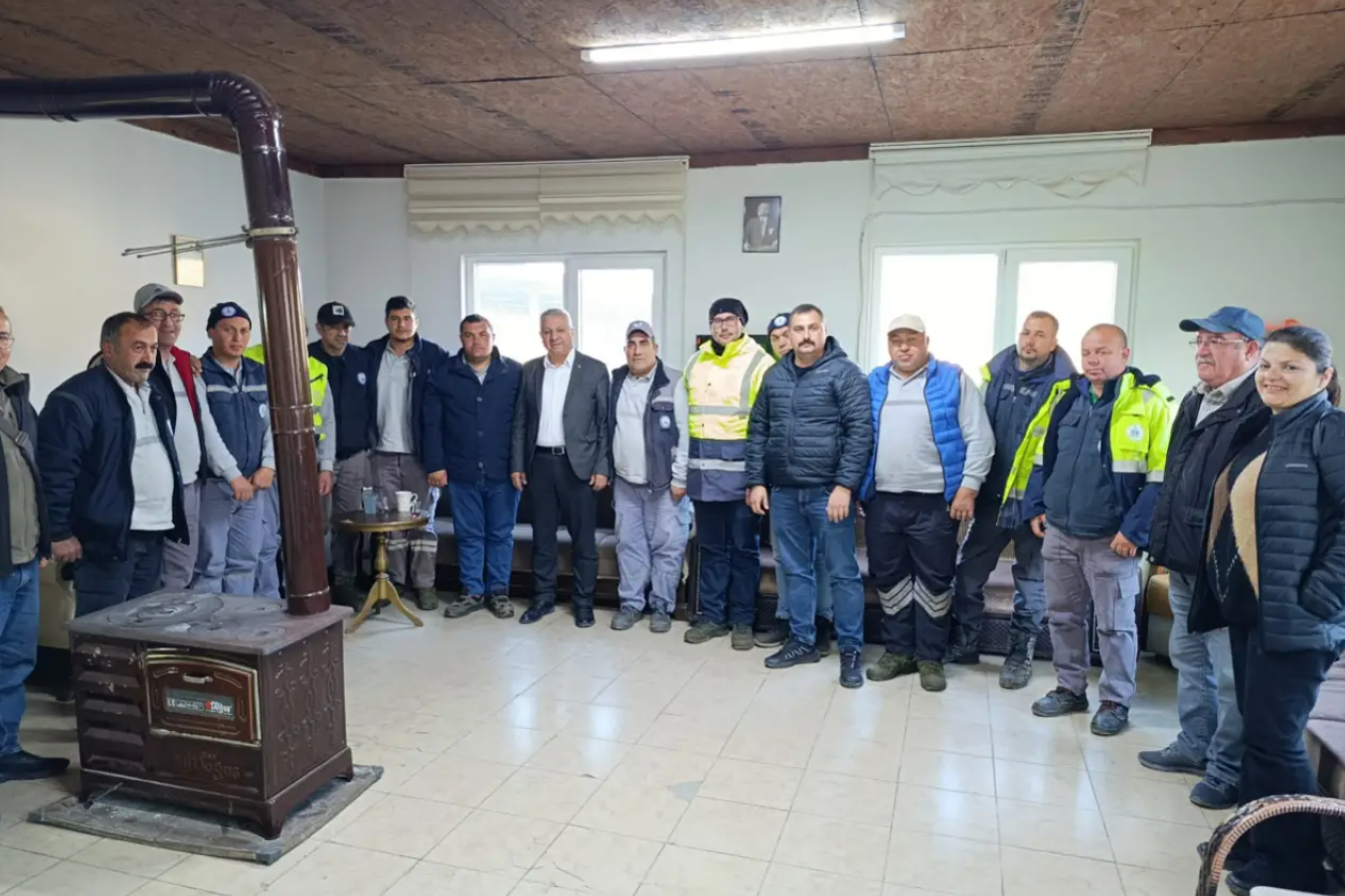 EMEP Genel Başkanı Aslan Altınoluk’ta işçilerle buluştu: 'İş yerlerinde komiteler kurmadan hak alınmaz'