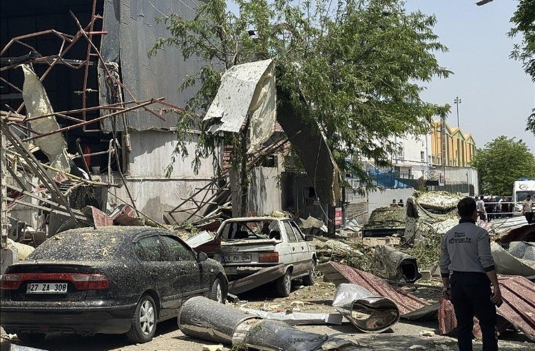 Explosion at Behram Halı Despite Workers' Warning: 7 Injured in Antep
