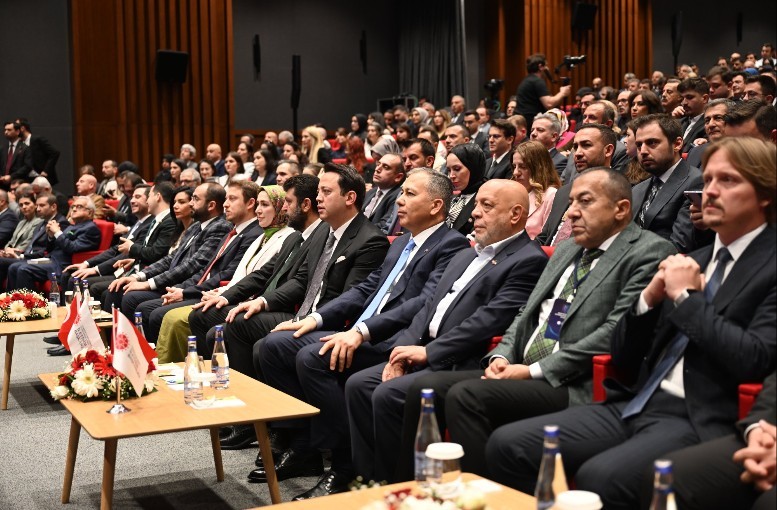 HAK-İŞ President Mahmut Arslan Attends Synthetic Media and Information Security Workshop