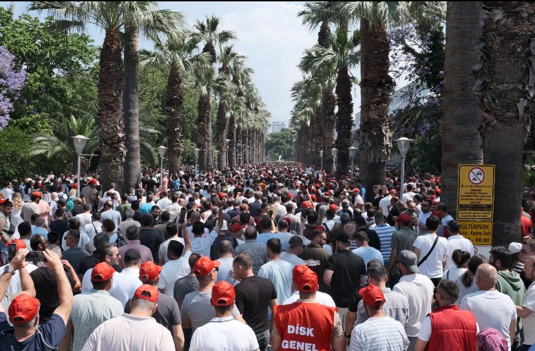 İZENERJİ İşçisinden Çağrı: İzBB'deki İşçi Kıyımına Karşı Birlikte Mücadele Edelim