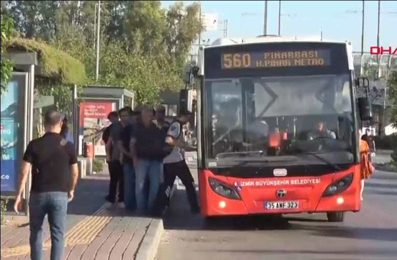 İzmir'de Belediye İşçilerinin Grevi 7. Gününde: Ulaşımda Aksamalar Sürüyor