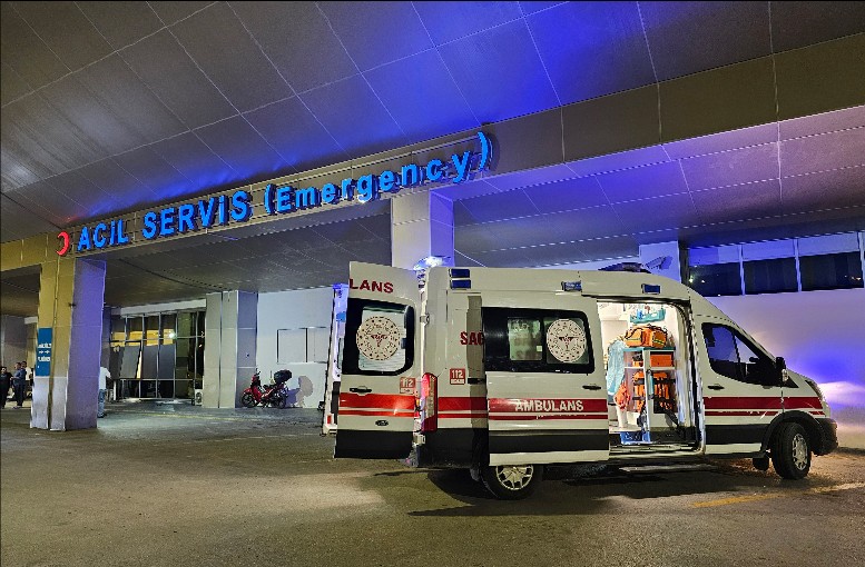 Mersin'de Kaporta Atölyesinde Oksijen Tüpü Patladı: 3'ü Çocuk 5 İşçi Yaralı
