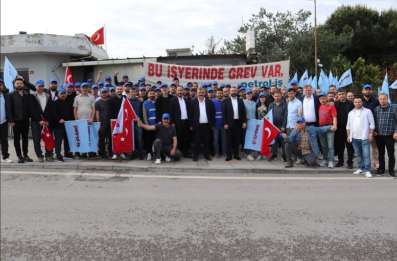 Petrol-İş'ten Reckitt Benckiser Grevi: Tuzla'da Üretim Durdu, İşçiler Adil Ücret İçin Tek Yürek!